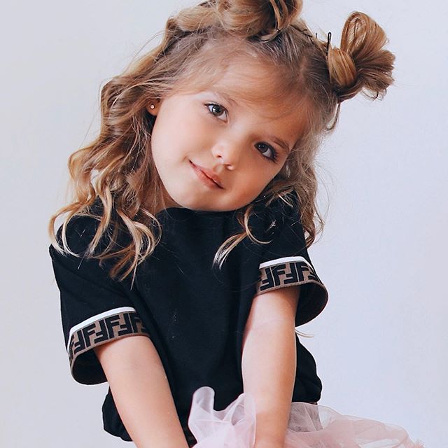 Taytum Fisher (The Fishfam) Wiki, Bio, Age, Height, Weight, Sister, Mother, Family, Net Worth, Career, Facts