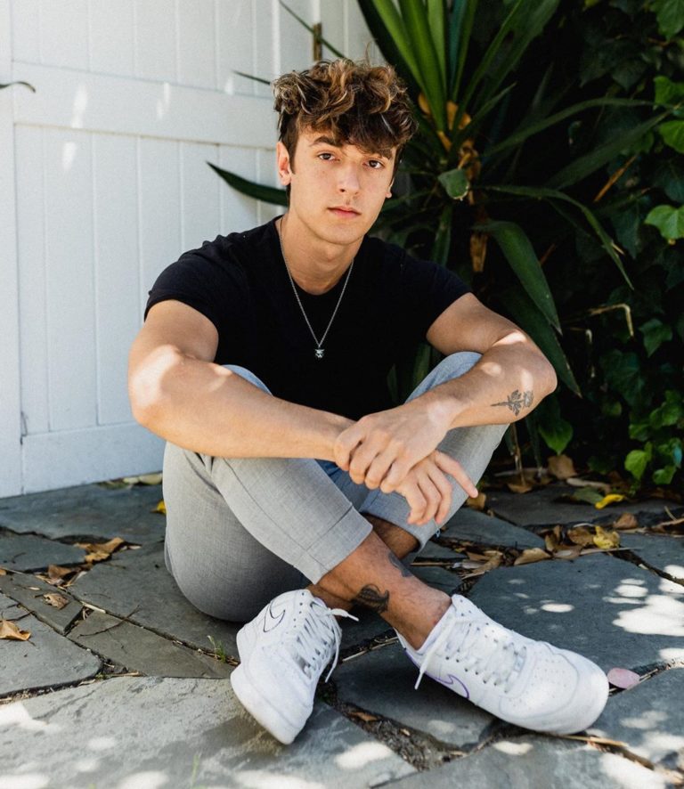 Bryce Hall (Instagram Star) Wiki, Bio, Age, Height, Girlfriend, Family, Net Worth, Facts
