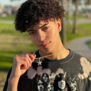 Derektrendz (tiktok Star) Wiki, Bio, Age, Height, Weight, Girlfriend 