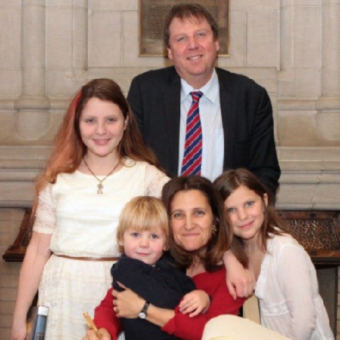 Graham-Bowley-with-his-family-image