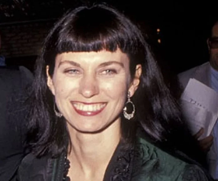 robyn-moore-gibson robyn-moore-gibson