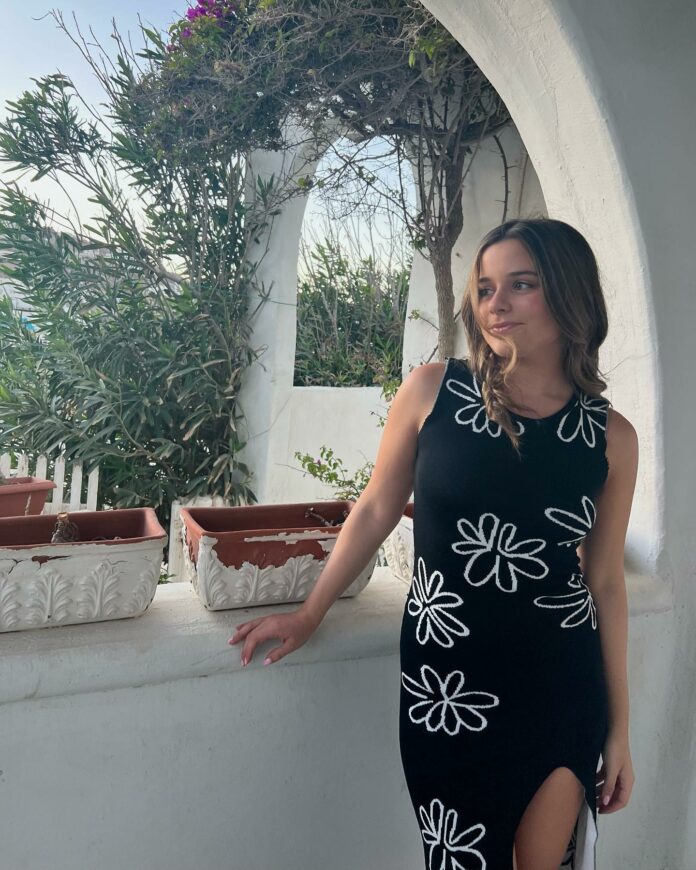 chloe-schnapp chloe-schnapp