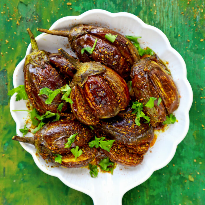 how-to-cook-achari-baingan