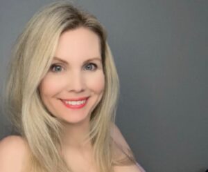 Holly Jane Johnston Age, Net Worth, Height and Relationship Status