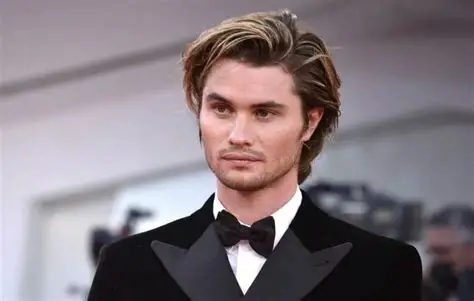 Chase Stokes Age